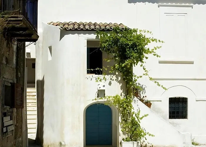Borgo Petelia, Casa Fazio, Antica Piccola Casa Con Loggia E Scala Esterna Strongoli photo