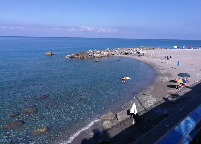 Photo de Villa Un Terrazzo Sul Tirreno à Acquappesa