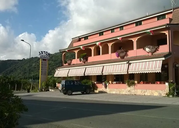 Hotel Lo Svincolo Falerna photo